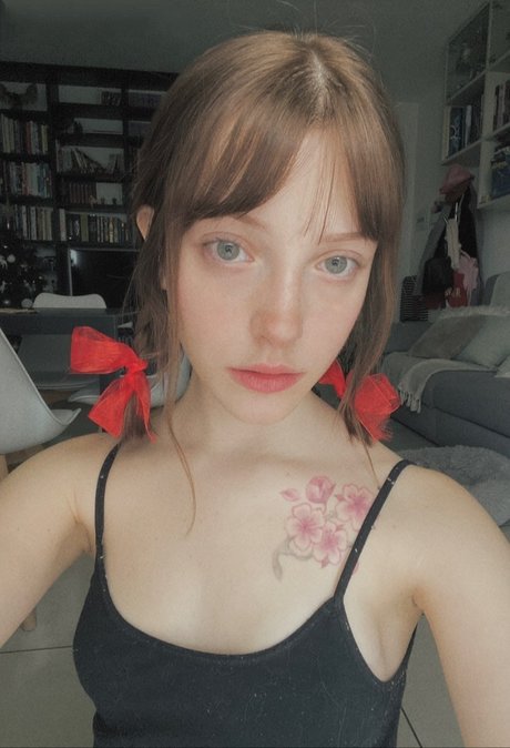 Agnese Innocente sexy hd bild