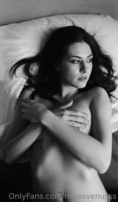 misssvenusss top nacktheit bild