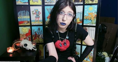 Girlbotdiv hübsche erotische galerien