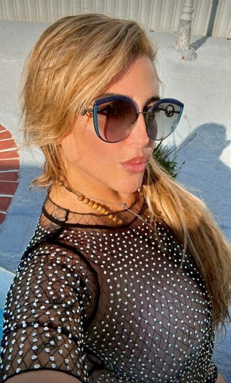 denia pettessen heiße nacktheit archiv