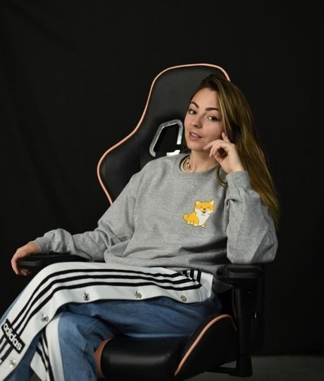 Roxane ASMR xxx nackte bilder