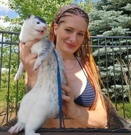 Mikayla Raines schauspielerin sex bild