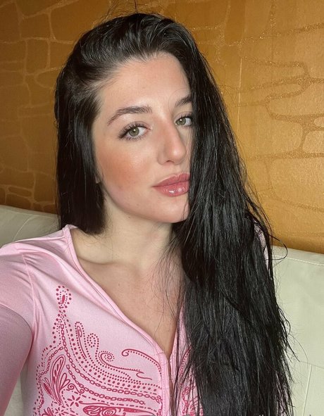 katzmin model nacktheit bild