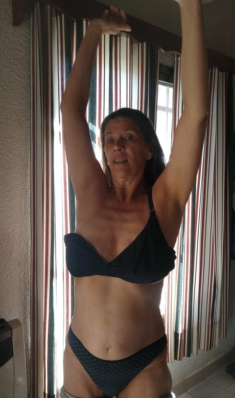 aloneruth heiße akt galerie