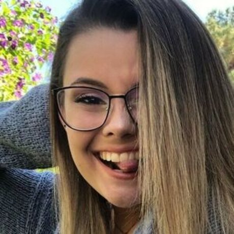 vollbusige rothaarige onlyfans exklusive pornographische galerien