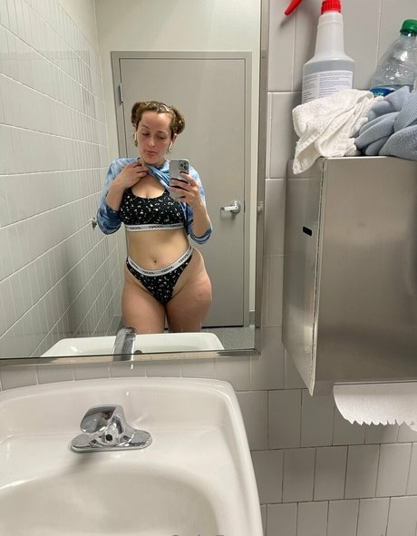 juizy riotz xxx sex archiv