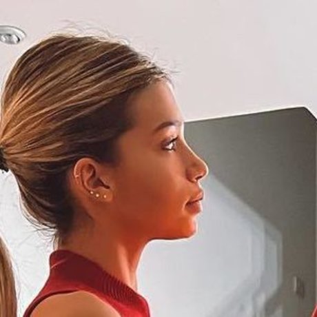 Alice De Bortoli schöne erwachsene fotos