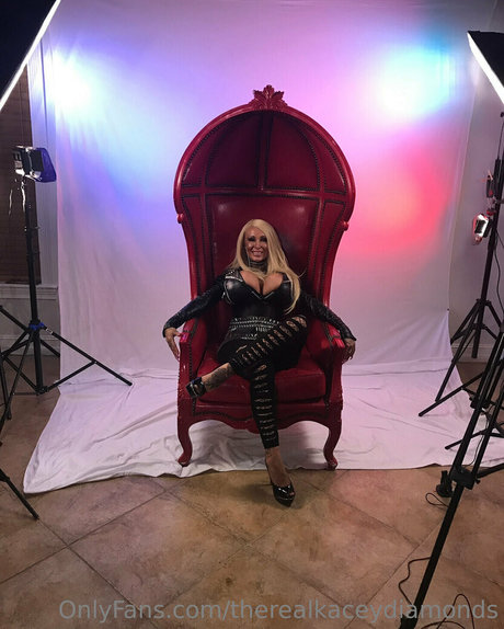 Kacey Diamonds model akt archiv