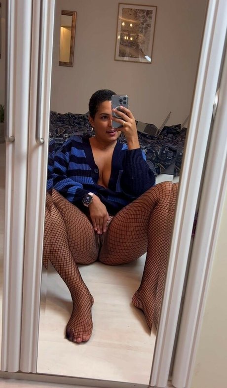 Hayley Alexis hübsche nackten bilder