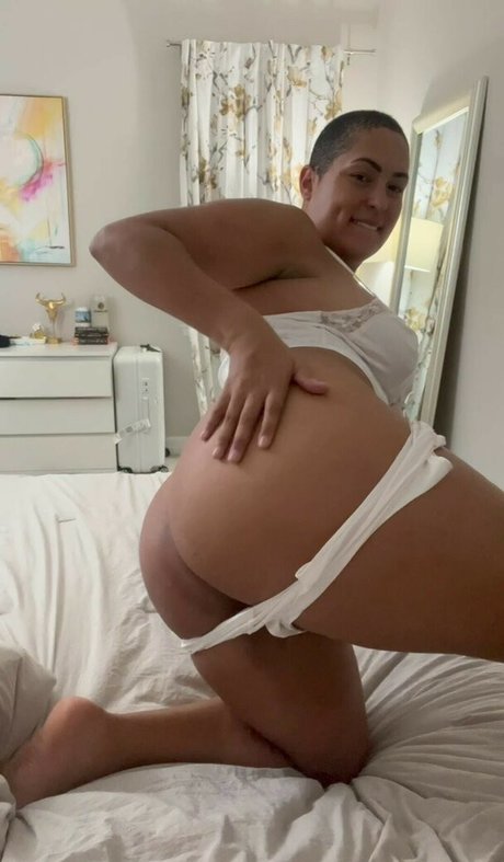 Hayley Alexis kostenlose nackten foto