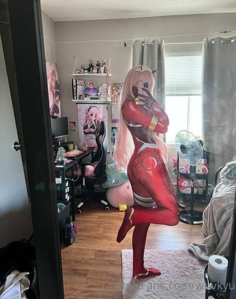 große titten gesichtsbehandlung onlyfans schöne nette bild