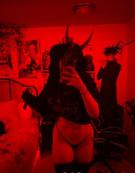 riesige shemale-onlyfans nackt archiv