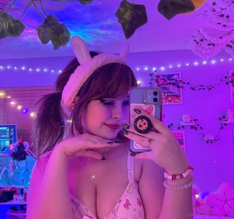 Oxxmilk nackt sexy galerie