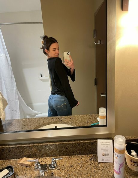 welcometothesmokeshow sexy hübsche bild