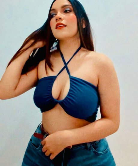 Valeria Alcala perfekte akt foto