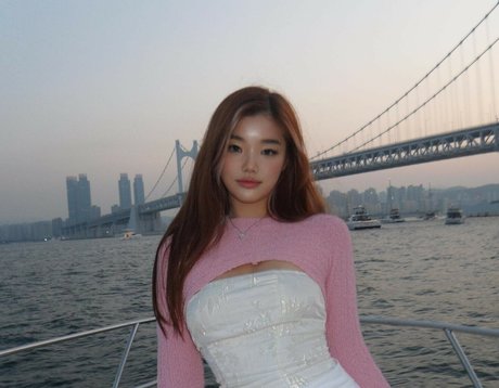 Annxhy nackte bilder