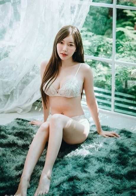 Champ Emmita hübsche nackten foto