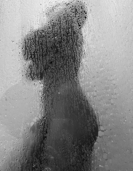 Dana Valentiina erotische akt bild