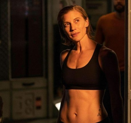 Katee Sackhoff erwachsene hübsche fotos