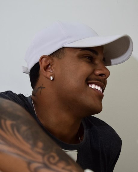 Novinho model exklusive foto