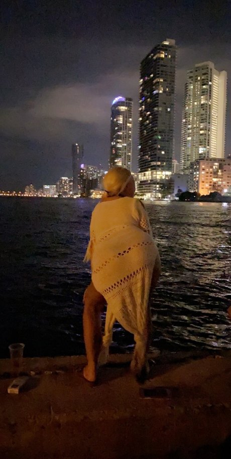 Valerie Rosario schöne exklusive bilder