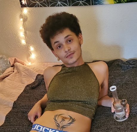 Kwame Violet beste xxx bilder