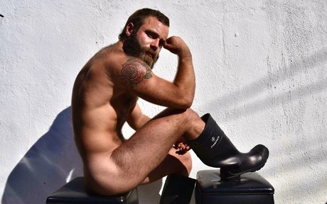 Baby Bear Muscles nackt perfekte fotos