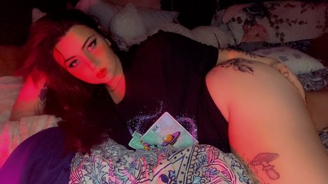 SMOLL GOTH GF model nackt bild