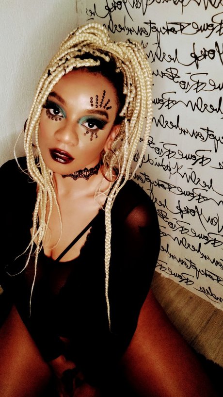 A Bruxa Preta model beste fotos