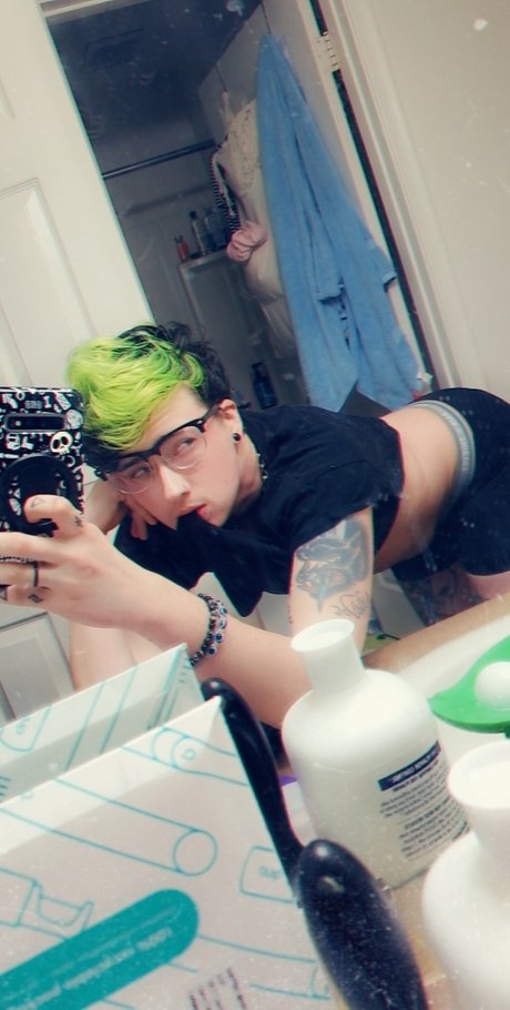 Ollie Alchemy hd bilder