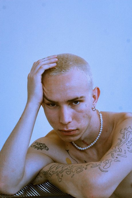 Oli Morino nacktheit akt fotos