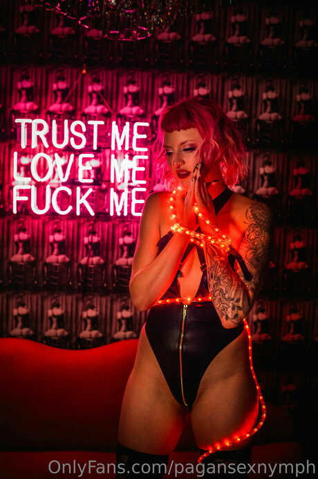 Kitten Nymph heiße top fotos