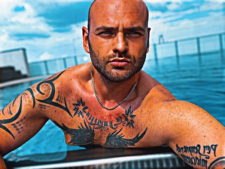 Aron erwachsene exklusive galerie