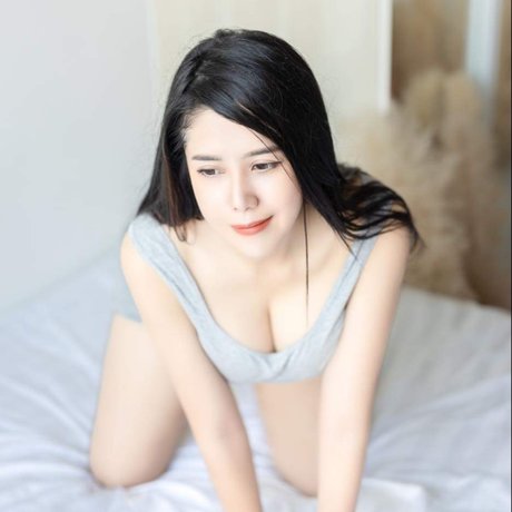 9M9 erotische pornographische foto