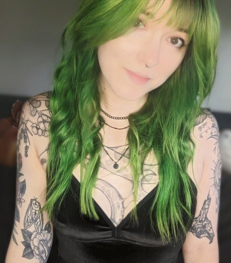 Pale Gardenia hd nackt fotos