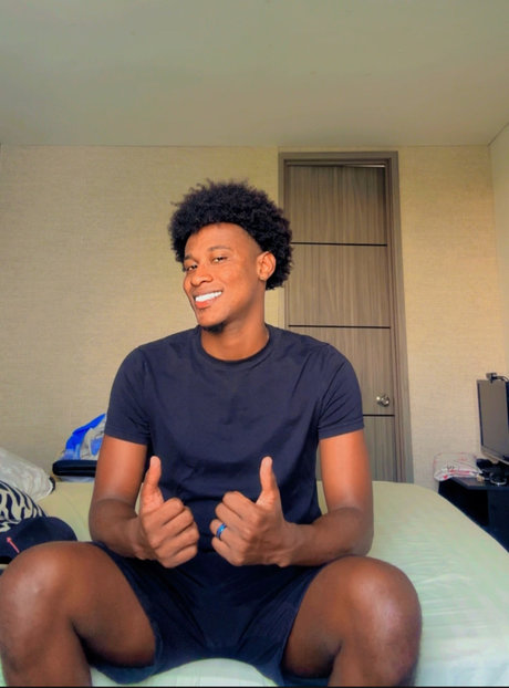 Aronx2a schauspielerin top galerien