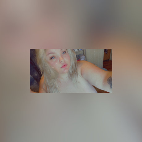 Alannah Valencia hd nackten bild