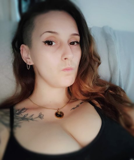 PeachBunny model nackte bilder