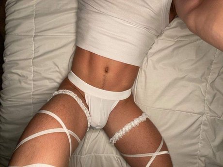 _Monkey bone_ model exklusive galerie