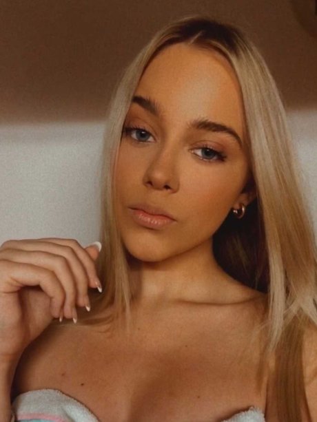 Nikola Bajkov_ model schöne galerie