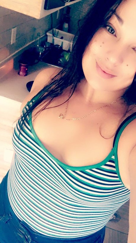 NaughtyPetiteLionne heiße kostenlose bild