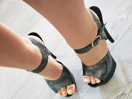 Ashton Raine nackte galerien