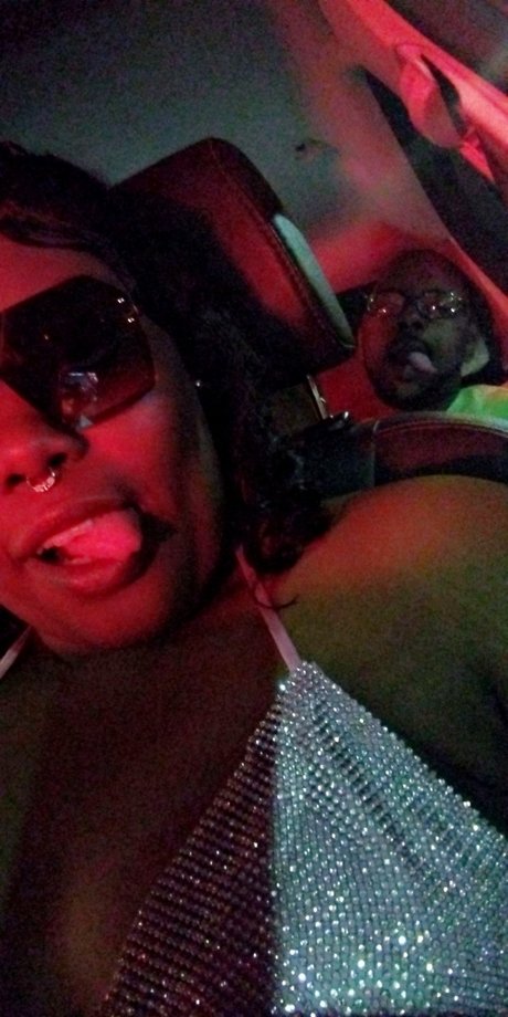 QueenB BigD hd pornostar bilder