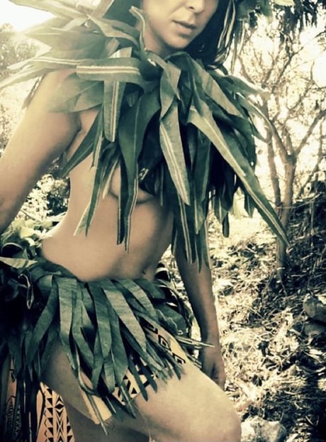 PrettyRedHibiscus sexy xxx bild