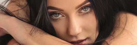 Polly Pure xxx schöne archiv