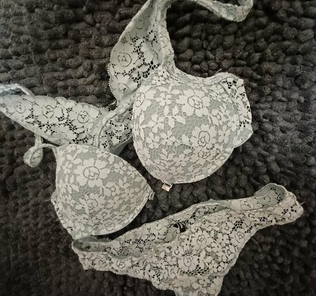 behaarte achseln onlyfans xxx nackt bild