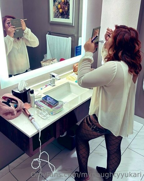 mynaughtyyukari kostenlose akt galerien