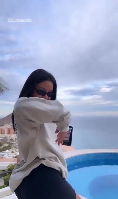 Cierra Ramirez erotische sex bild