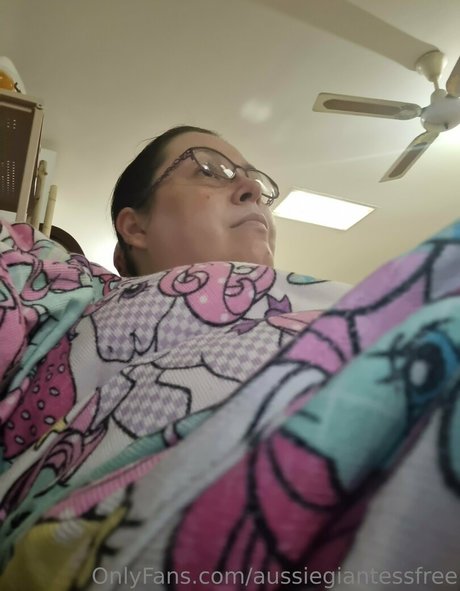 aussiegiantessfree kunst akt foto