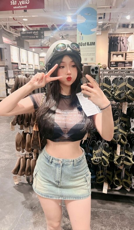 Duyenn Hipp heiße beste galerien